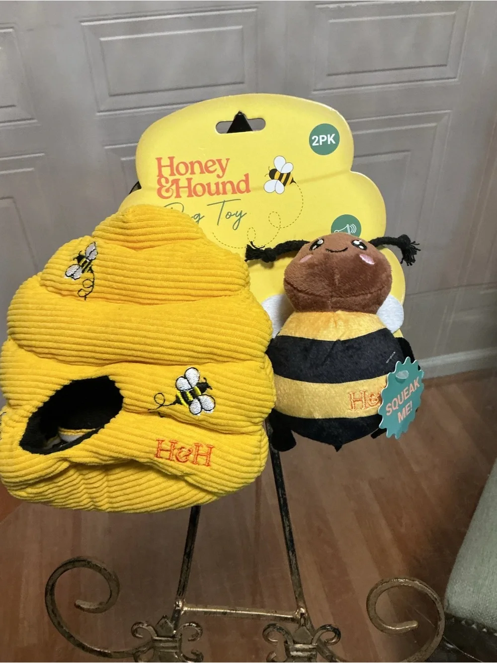 Honey & Hound Dog Toy Yellow Bee Beehive Plush Toy Ea New!